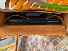 Load image into Gallery viewer, Med. Vintage Messenger Bag