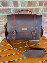 Load image into Gallery viewer, Med. Vintage Messenger Bag