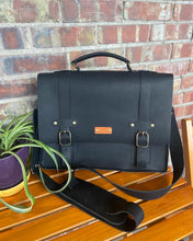 Load image into Gallery viewer, Med. Vintage Messenger Bag